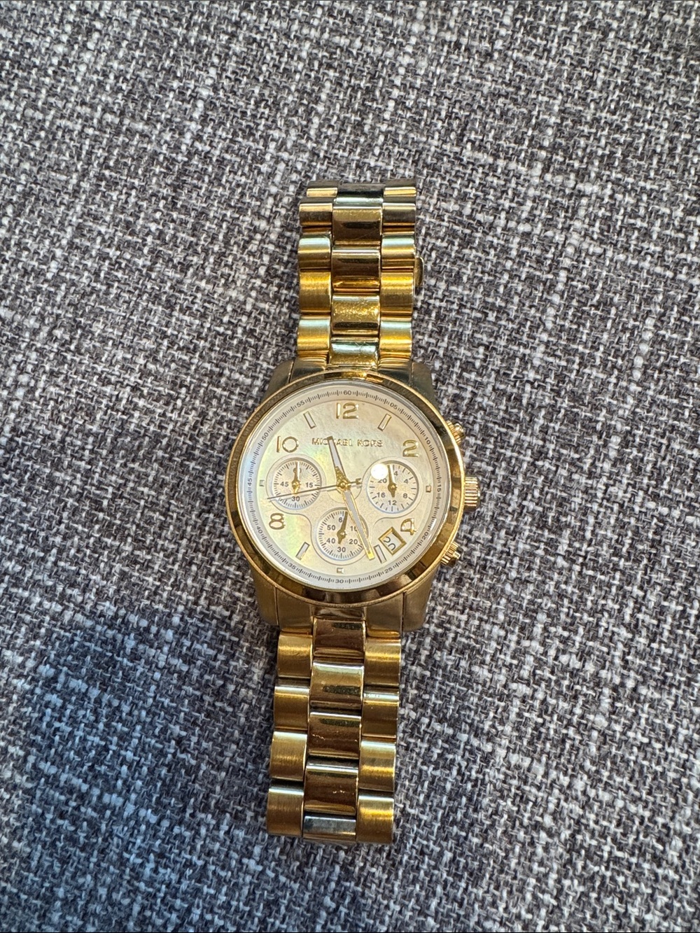 Michael Kors Gold Tone Chronograph Bracelet Watch - Shiny Gold Finish